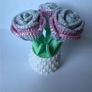 Elegant Pink and White Faux Rose Bouquet
Mother’ Day!